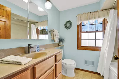 766  Kingston Ct, Hartland, WI 53029 - Photo 14