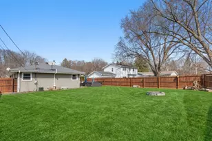 11925 W Lynx Ave, Milwaukee, WI 53225 - Photo 32