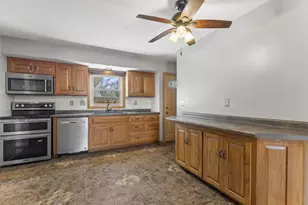 11925 W Lynx Ave, Milwaukee, WI 53225 - Photo 8