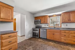 11925 W Lynx Ave, Milwaukee, WI 53225 - Photo 12