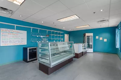 N112W15352  Mequon Rd, Germantown, WI 53022 - Photo 8