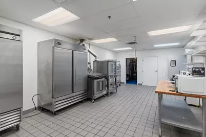 N112W15352  Mequon Rd, Germantown, WI 53022 - Photo 14