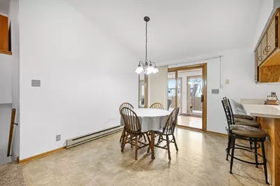 16285 W Mayflower Dr, New Berlin, WI 53151 - Photo 8