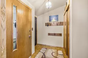 16285 W Mayflower Dr, New Berlin, WI 53151 - Photo 4