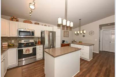 1111 N Sunnyslope Dr #201, Racine, WI 53406 - Photo 2