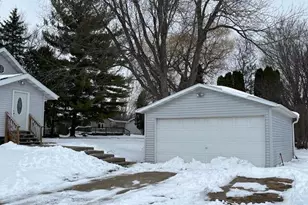 1304 Boomer St, Watertown, WI 53094 - Photo 2