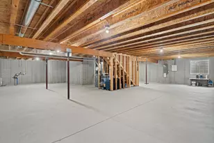 W218N16022 Tiger Lily Dr, Jackson, WI 53037 - Photo 14