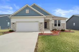 W218N16022 Tiger Lily Dr, Jackson, WI 53037 - Photo 2