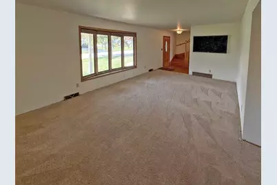 W153N11514  Potomac Cir, Germantown, WI 53022 - Photo 2