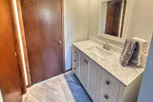 W153N11514 Potomac Cir, Germantown, WI 53022 - Photo 14