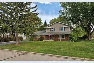 W153N11514  Potomac Cir, Germantown, WI 53022 - Photo 1