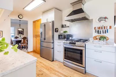 416 S Comanche Ln, Waukesha, WI 53188 - Photo 4