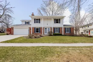 416 S Comanche Ln, Waukesha, WI 53188 - Photo 2