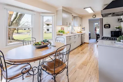 416 S Comanche Ln, Waukesha, WI 53188 - Photo 6