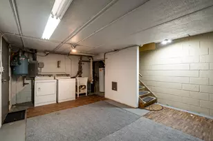 5190 Woodbridge Ln, Greenfield, WI 53221 - Photo 20