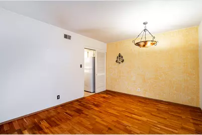 5190  Woodbridge Ln, Greenfield, WI 53221 - Photo 4