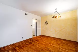 5190 Woodbridge Ln, Greenfield, WI 53221 - Photo 4