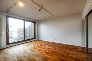 5190 Woodbridge Ln, Greenfield, WI 53221 - Photo 8