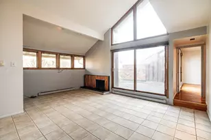 5190 Woodbridge Ln, Greenfield, WI 53221 - Photo 2