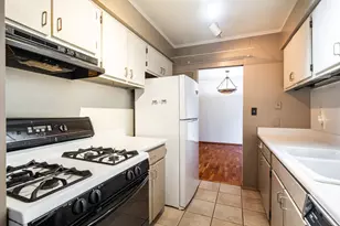 5190 Woodbridge Ln, Greenfield, WI 53221 - Photo 6