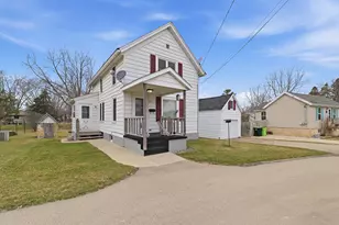 453 Alley St, Mayville, WI 53050 - Photo 18
