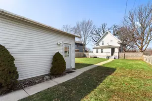 408 E Geneva St, Delavan, WI 53115 - Photo 28