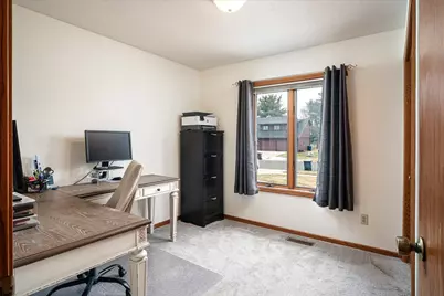 613  Ridgeview Dr, Onalaska, WI 54650 - Photo 14