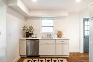 860 W La Salle Ave, Glendale, WI 53209 - Photo 4