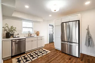 860 W La Salle Ave, Glendale, WI 53209 - Photo 6