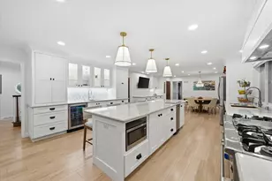 10270 N Range Line Ct, Mequon, WI 53092 - Photo 6