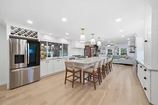 10270 N Range Line Ct, Mequon, WI 53092 - Photo 4