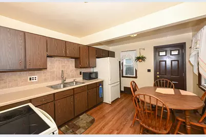 812 S 109th St, West Allis, WI 53214 - Photo 6