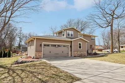 155  Concord Ln, West Bend, WI 53095 - Photo 2