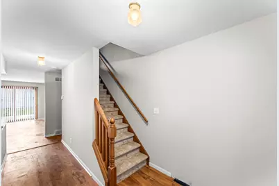 805 S Imperial Dr, Hartland, WI 53029 - Photo 2