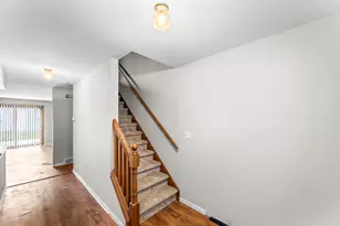 805 S Imperial Dr, Hartland, WI 53029 - Photo 2