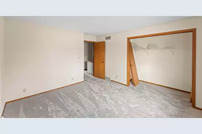805 S Imperial Dr, Hartland, WI 53029 - Photo 18