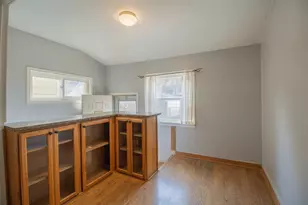 2715 N Oakland Ave, Milwaukee, WI 53211 - Photo 18