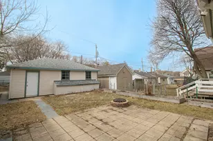 2715 N Oakland Ave, Milwaukee, WI 53211 - Photo 32