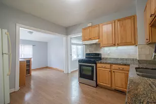 2715 N Oakland Ave, Milwaukee, WI 53211 - Photo 16