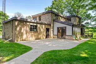 1608 N Rapids Rd, Manitowoc, WI 54220 - Photo 4