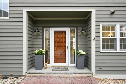 W277N3016  Rocky Point Rd, Pewaukee, WI 53072 - Photo 6