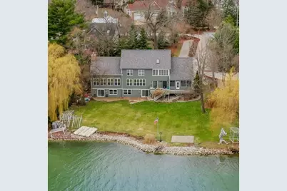 W277N3016  Rocky Point Rd, Pewaukee, WI 53072 - Photo 2