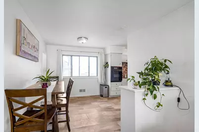 3572 S Sunset Dr, Greenfield, WI 53220 - Photo 6