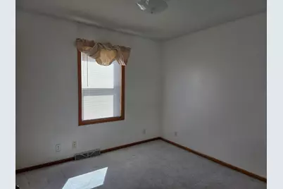 9325 W Darnel Ave, Milwaukee, WI 53224 - Photo 14