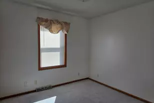 9325 W Darnel Ave, Milwaukee, WI 53224 - Photo 14