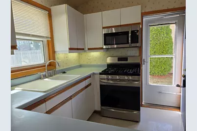 9325 W Darnel Ave, Milwaukee, WI 53224 - Photo 6