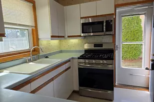 9325 W Darnel Ave, Milwaukee, WI 53224 - Photo 6