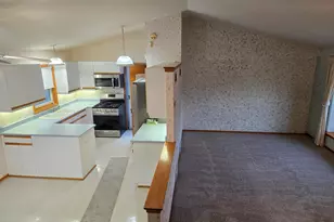 9325 W Darnel Ave, Milwaukee, WI 53224 - Photo 8