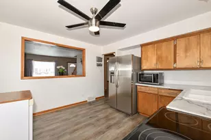 2566 S 64th St, Milwaukee, WI 53219 - Photo 10