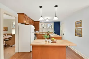 8205 Chestnut St, Wauwatosa, WI 53213 - Photo 16